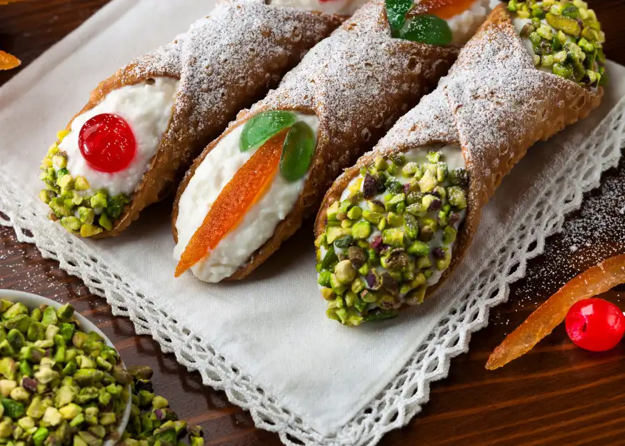 Scopri Cannoli Siciliani  Viaggi di Gruppo Italia